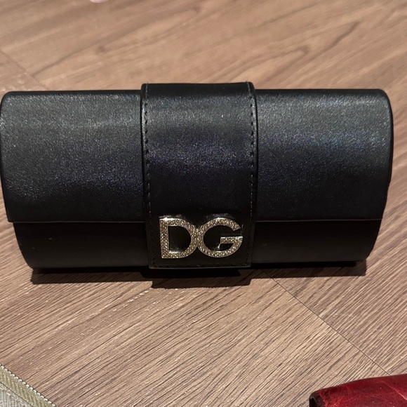 Bundle - Picture 2 of 8